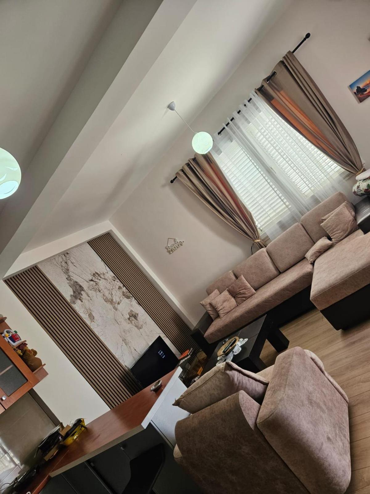 Holidays Priam Villa Golem (Tirana)